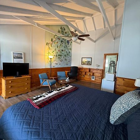 Yardarm Motel Searsport Экстерьер фото