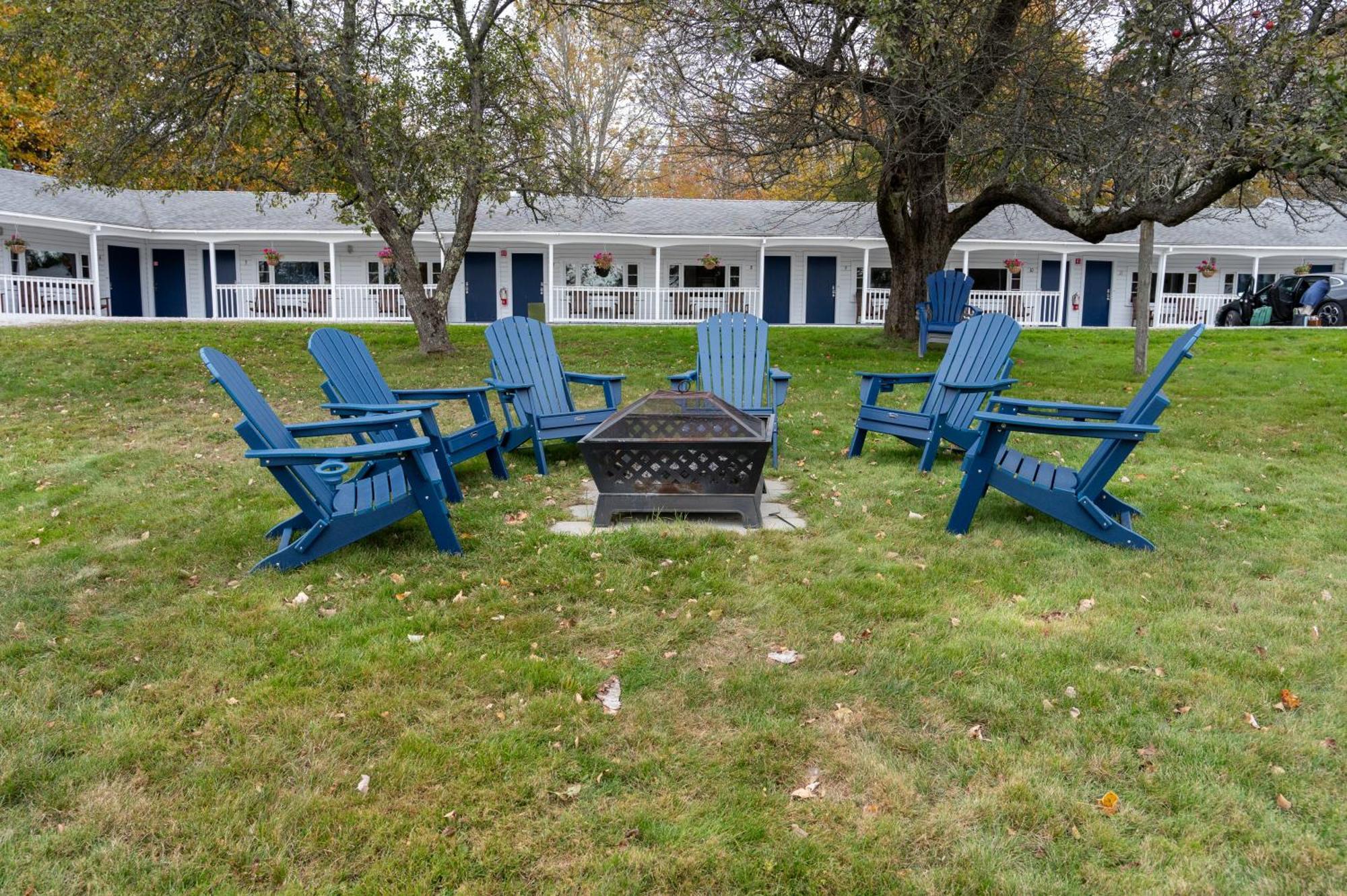 Yardarm Motel Searsport Экстерьер фото